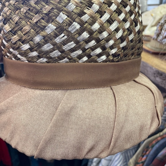 Vintage Ladies Beige Tan Deep Bucket Straw Woven Hat KY Derby Hippie Crocheted - Picture 4 of 10